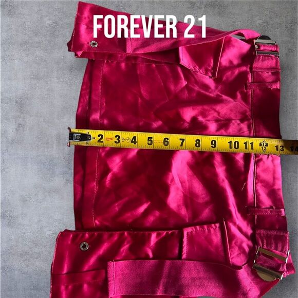 Preowned Forever 21 Satin Hot Pink Mini Skirt With Pockets and belt - Small - Picture 7 of 10